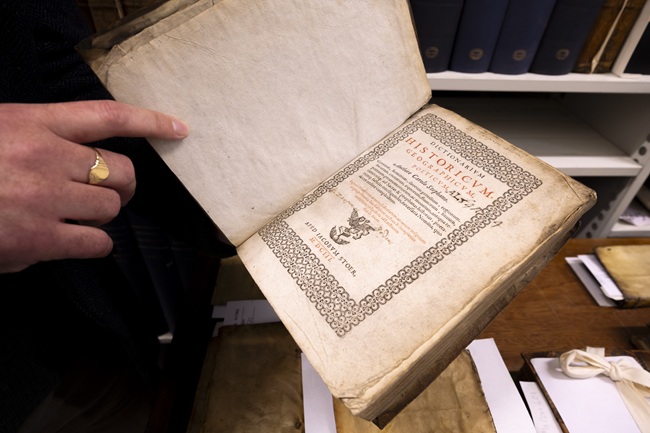 A copy of a dictionary from the personal library of Zachary Boyd which includes Boyd’s own signature. Credit Martin Shields. A copy of a dictionary from the personal library of Zachary Boyd held in the University’s Archives & Special Collections which includes Boyd’s own signature. Credit Martin Shields.