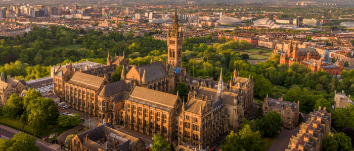 tower and main building of the University of Glasgow