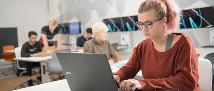 laptop_girl