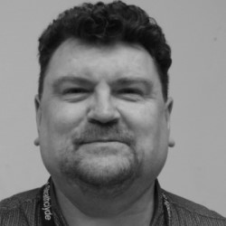 Portrait photo of Professor Tony Gachagan