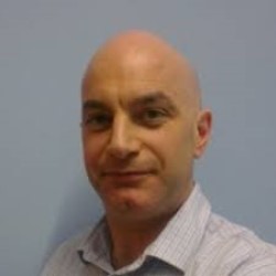 Portrait photo of Dr Richard O'Leary