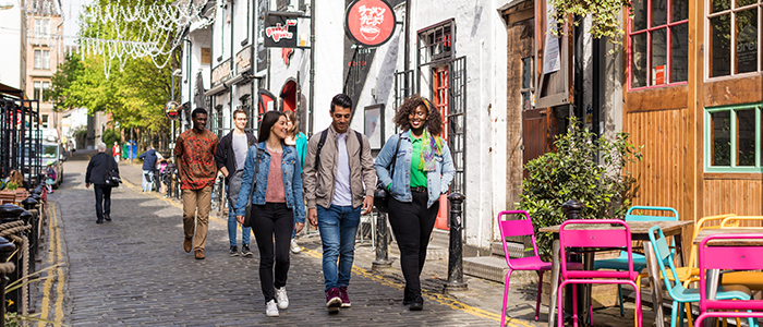 Students walking down Ashton Lane